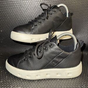 ECCO Street 720 Vented Gore-Tex Waterproof Athletic Sneaker Women’s Size 5-5.5